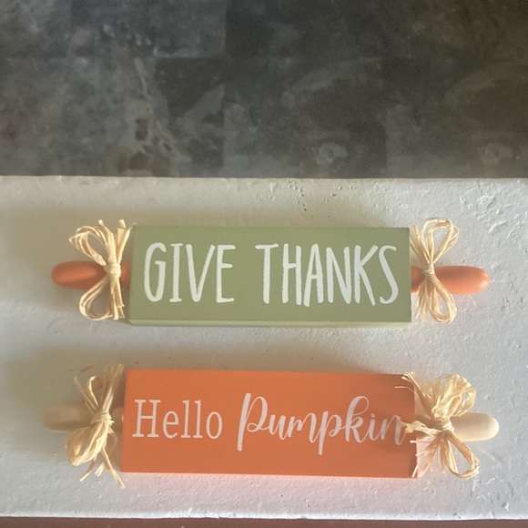 NWT- Set of 2- Hello Pumpkin & Give Thanks Wooden Rolling Pin Decorations w/ Bow - Picture 12 of 15